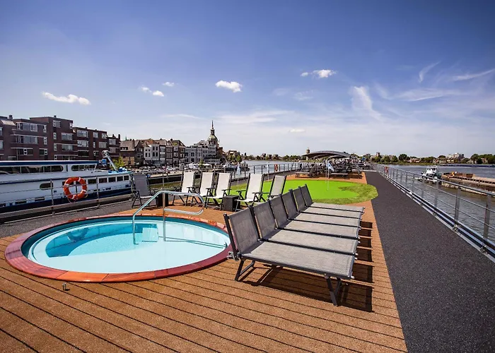 Hotelship Ms Oscar Wilde Hotel 4*